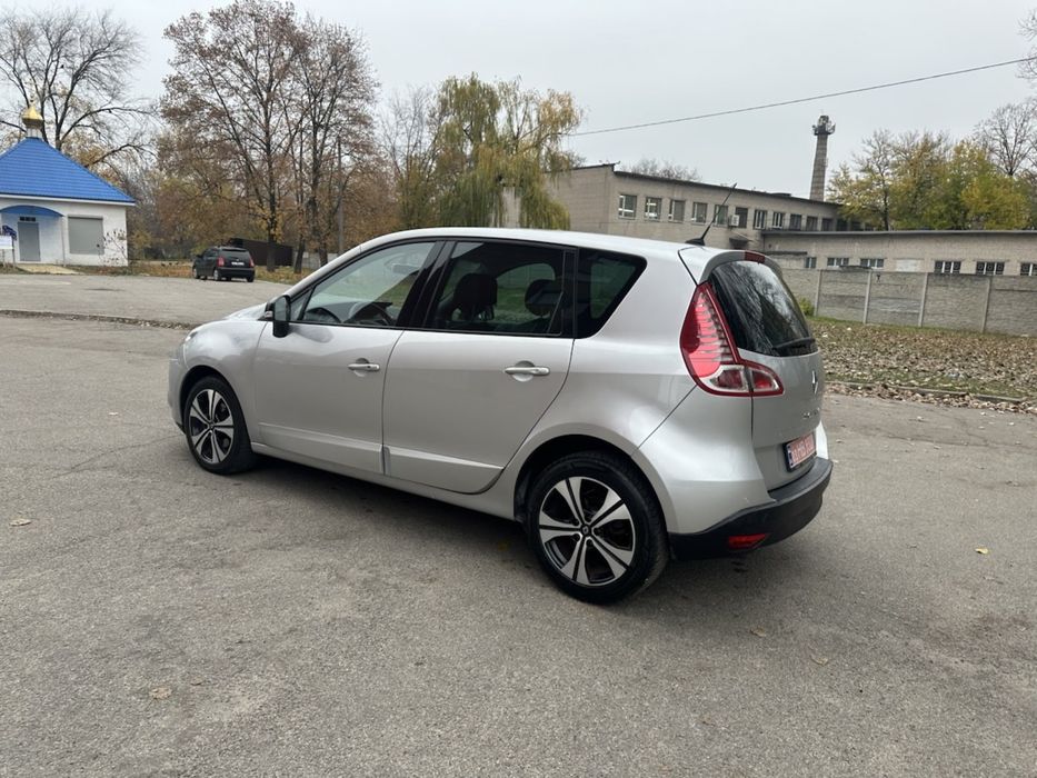 Авто рено сценик 2011. 1.6 дизель