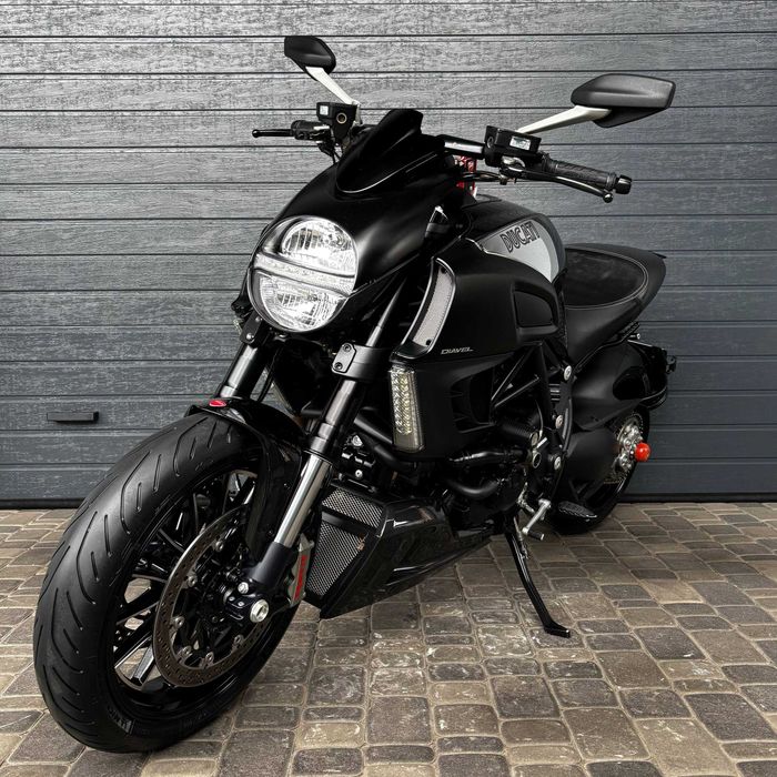 Продам мотоцикл Ducati Diavel 1200 (1819)