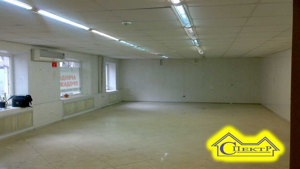 Соц Місто  навпроти АТБ, поруч Фокстрот без центрального опалення