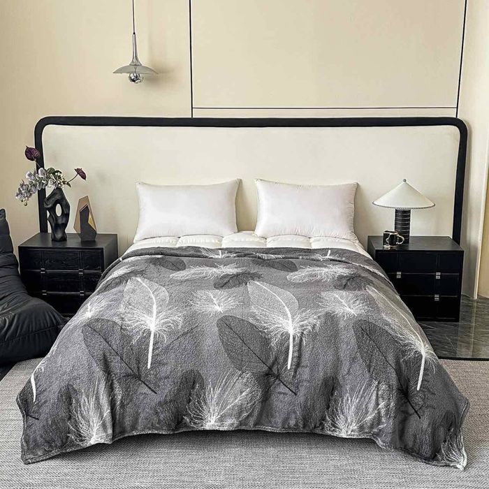 Плед—покривало на кровать Флис мягкий приятный к телу