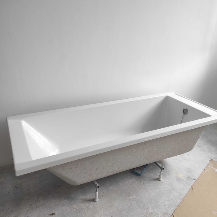 Акриловая ванна Kolo размером 170x70