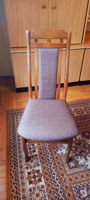 Stol drewniany z krzeslami