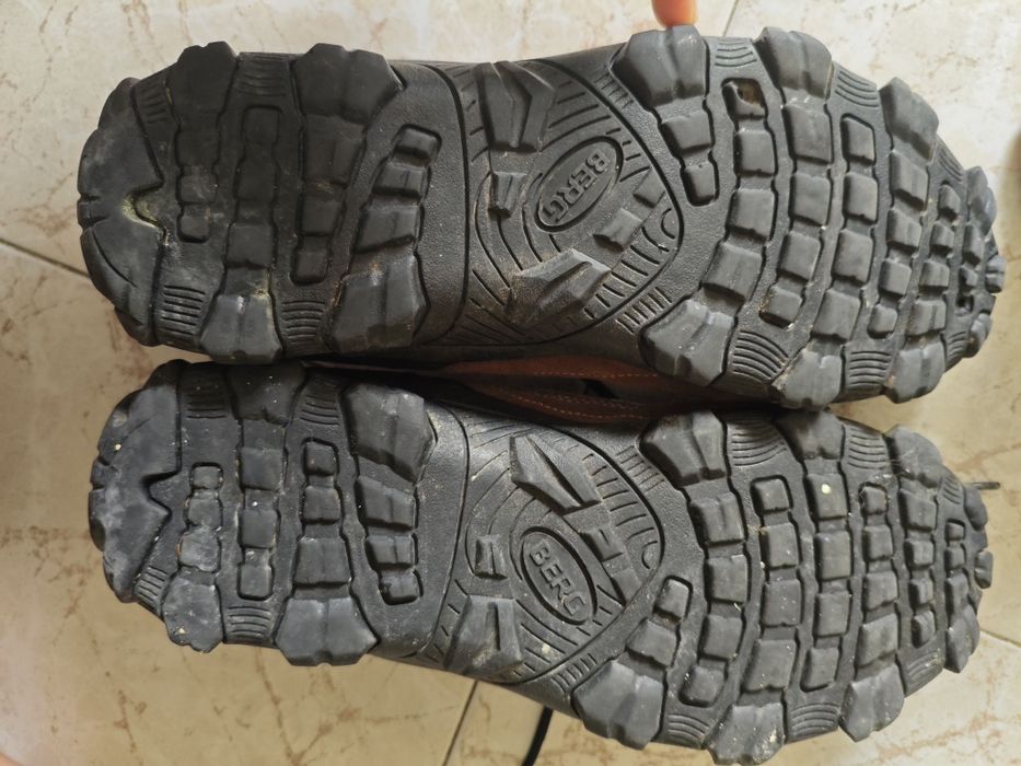Bota Berg de Trilha ÓTIMO ESTADO
