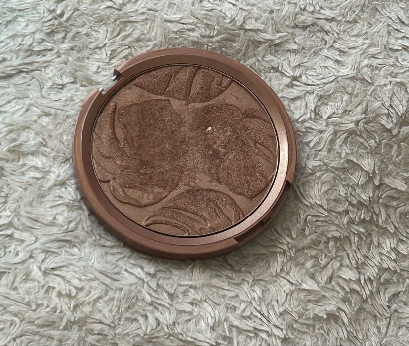 Bronzer glow w kamieniu