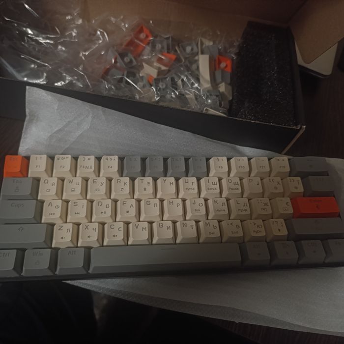 Клавіатура з пісвіткою