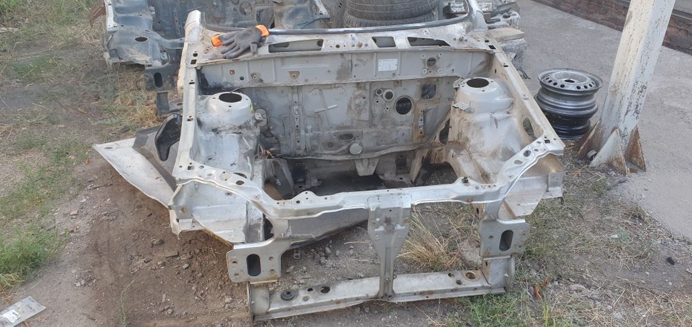 Морда передня частина ланос сенс лонжерони