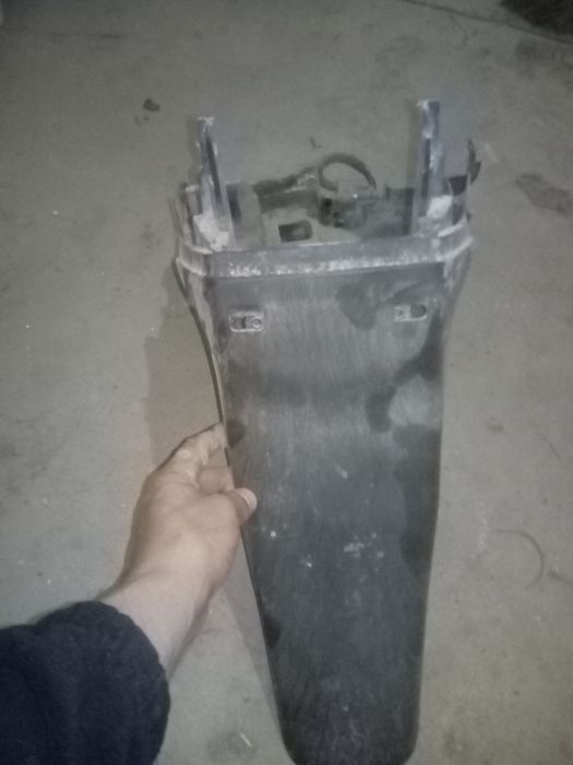 Suzuki lets 2 крило заднє