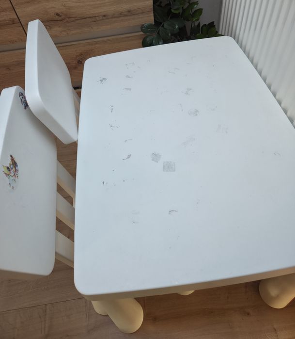 Stolik dla dzieci z krzesełkami Ikea