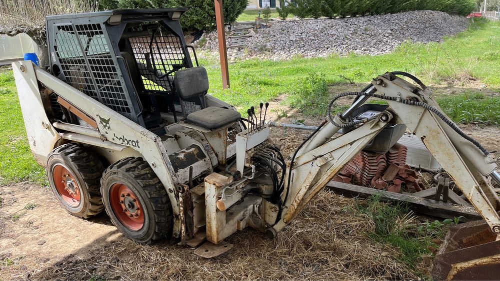 Bobcat 753 com acessorios