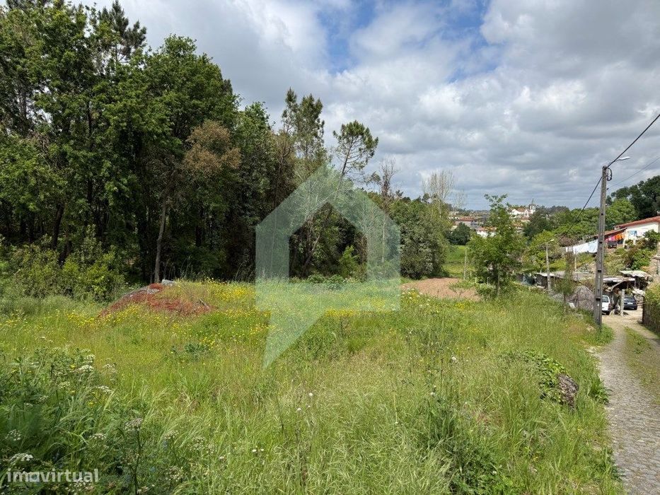Terreno com 3000m² em Arentim, Braga - Zona de Construção e Agrícola