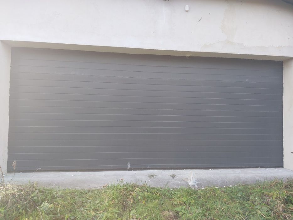 Brama Garażowa Segmentowa Elektryczna  Nice