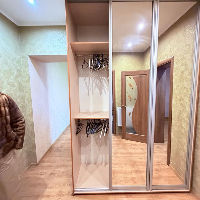 Продається шафа купе