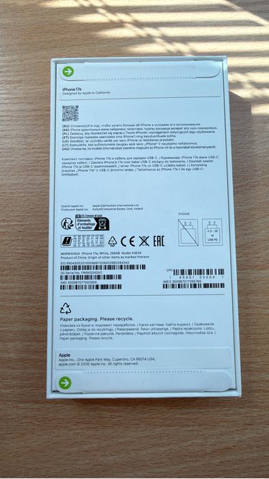 Iphone 17 e white 256 GB .