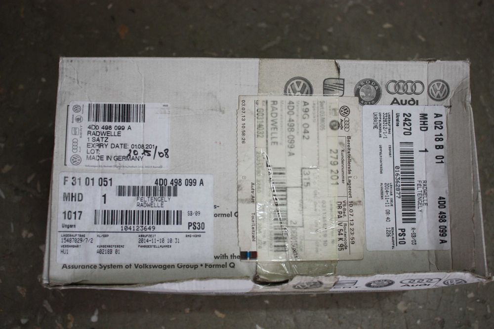 Оригінальний ШРКШ з пильником VAG 4D0 498 099 A (4D0498099A) (ШРУС