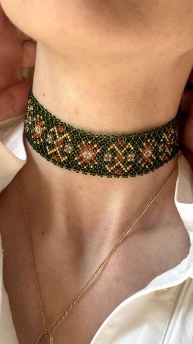 Смарагдова силянка з преміального бісеру TOHO на шовкових зав'язках