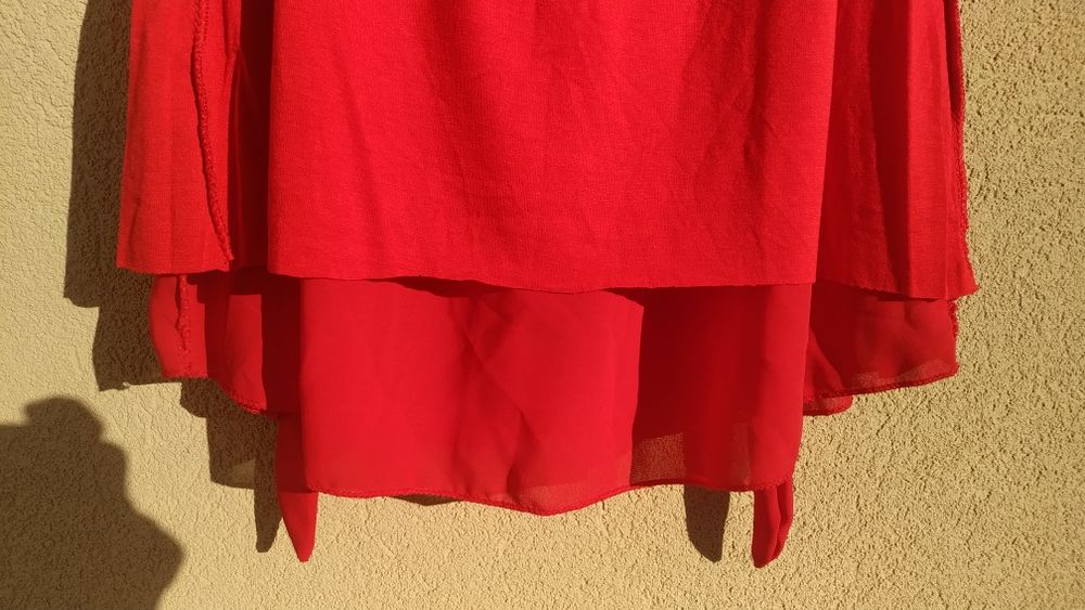 Vestidos de cerimónia vermelho e também em preto