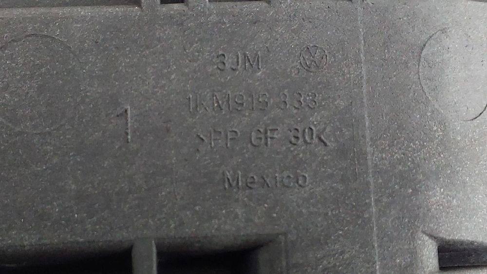 Base / caixa da bateria VOLKSWAGEN Golf V Variant (1K5)
