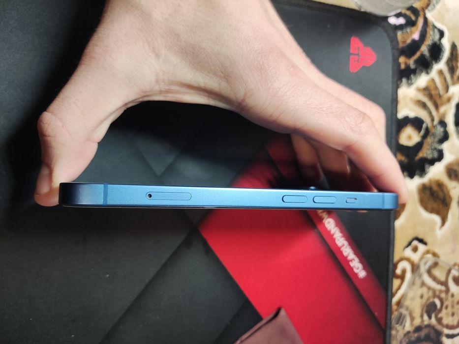 iPhone  13  blue 128gb