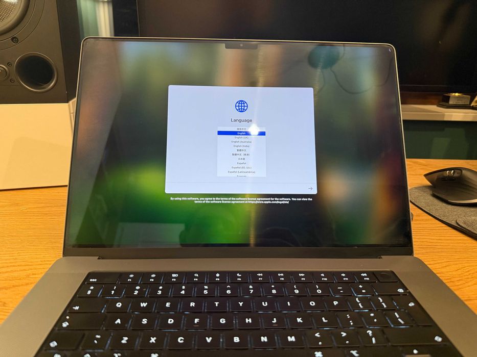 Macbook pro 16.2 M1 max / 24 GPU / 32 G / 1TB SSD  Faktura Vat