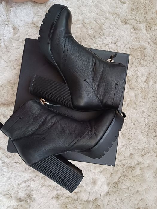 Жіночі шкіряні ботильони тм PREPPY р.38 стан ідеальний