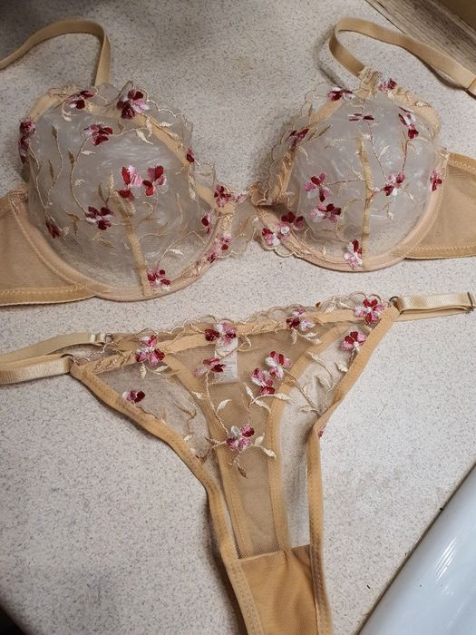 Romantyczny komplet bielizny 75C prezent walentynki dzień kobiet