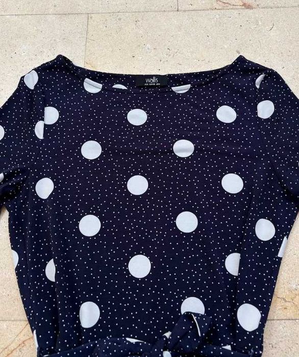 Sukienka na lato w kropki w grochy przed kolano granatowa S / 36 retro