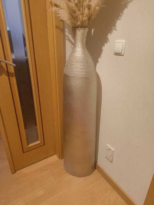 Vaso de decoração em tom dourado