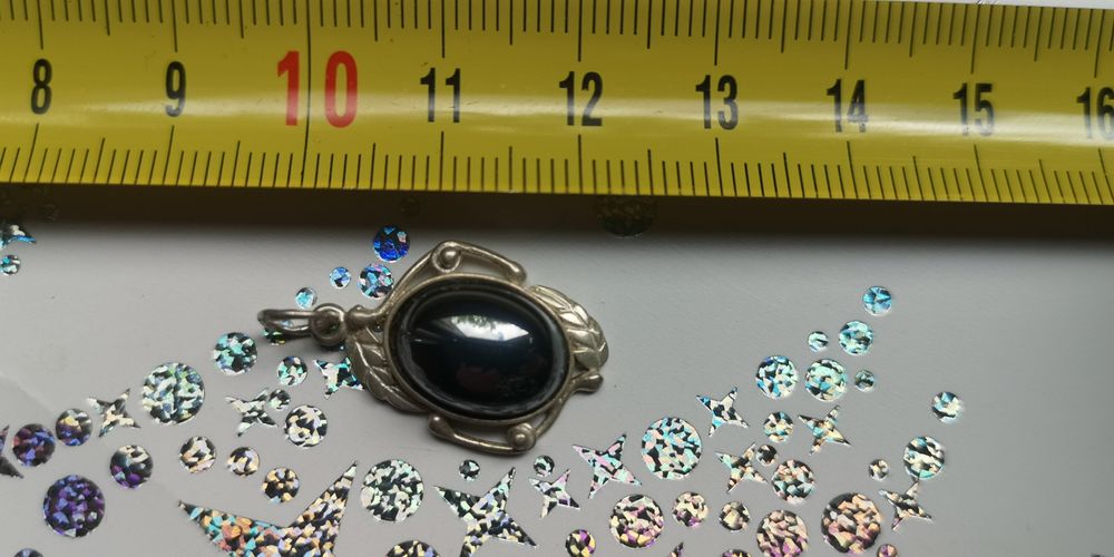 Srebrna zawieszka owalny hematyt pr.925 waga 2,10 g