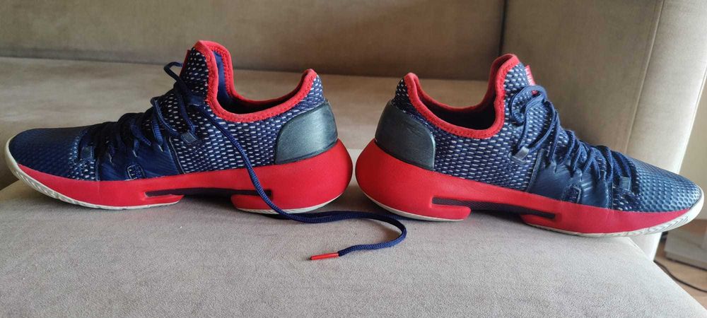 Sapatilhas Under Armour tam. 43 em estado novo