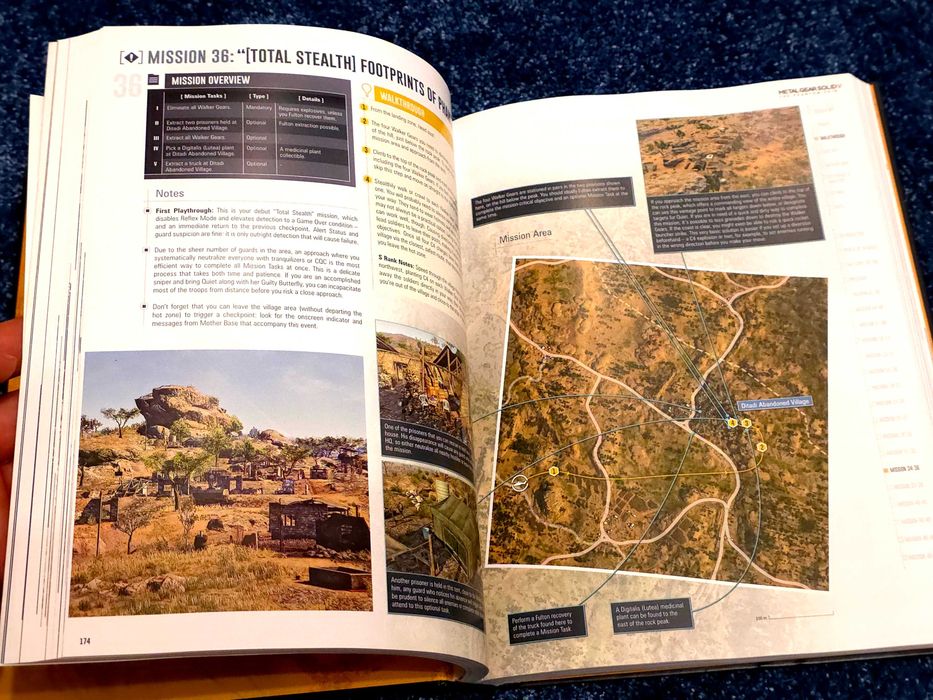 Metal Gear Solid V: The Phantom Pain: The Complete Official Guide EN