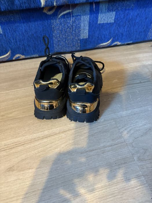 Buty sportowe damskie