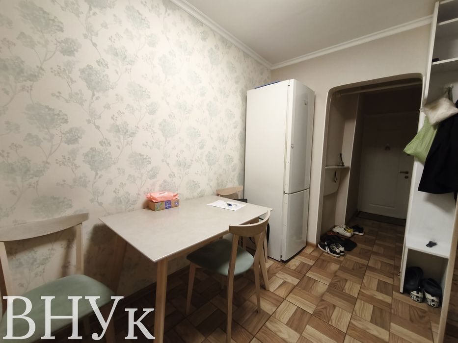 Затишна 2-к квартира з дизайнерським ремонтом — вул. Вагонна