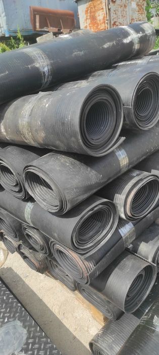 Резиновое покрытие для пола гаража лента резиновая ковролин настил из