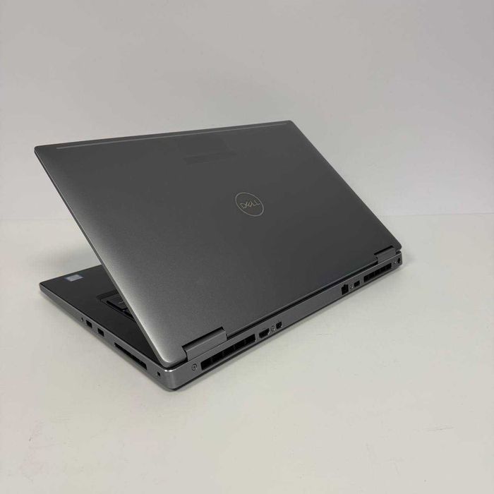 Dell Precision 7740 17.3" FHD IPS i7-9750H 16GB DDR4 SSD256GB Quadro RTX 3000 6GB