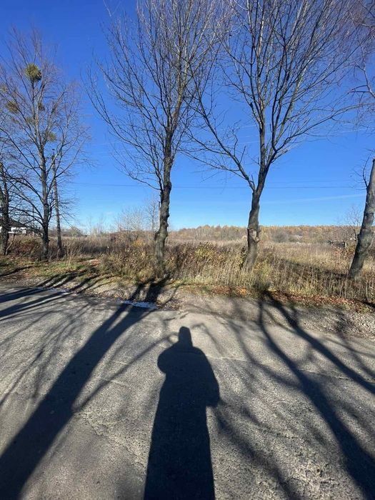 Продам   фасадну    ділянку , в районі новобудов.