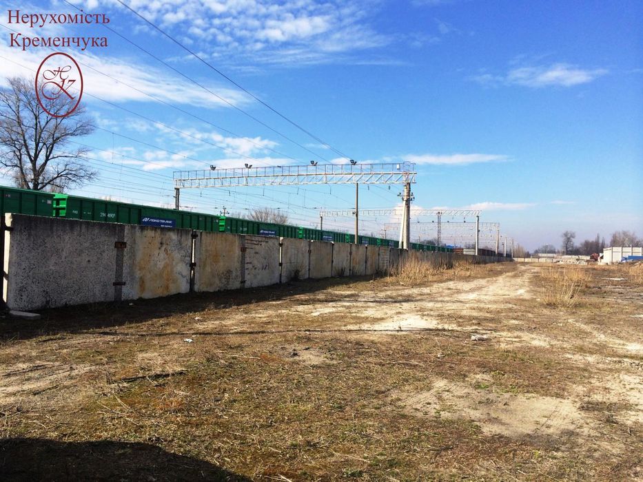 4 земельні ділянки загальною площею 2,142 ГА.