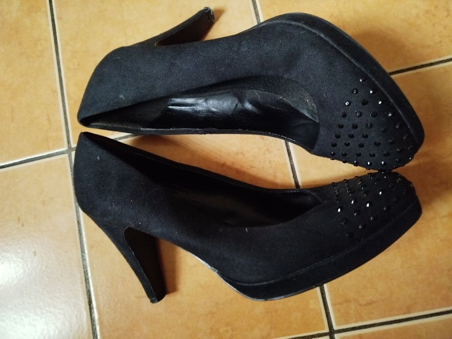 Buty zamszowe damskie na obcasie Graceland rozmiar 39 stan bardzo dobr