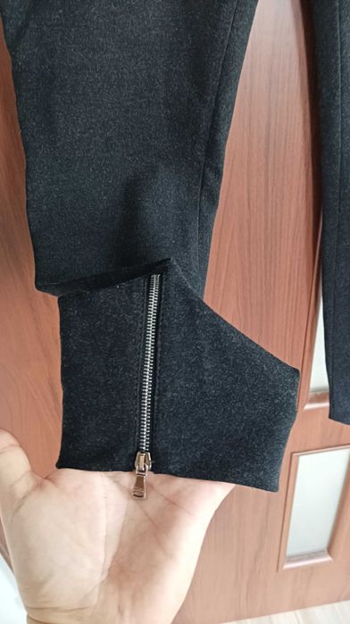 46 W 29 Dolce & Gabbana spodnie grafit zwężane zamki