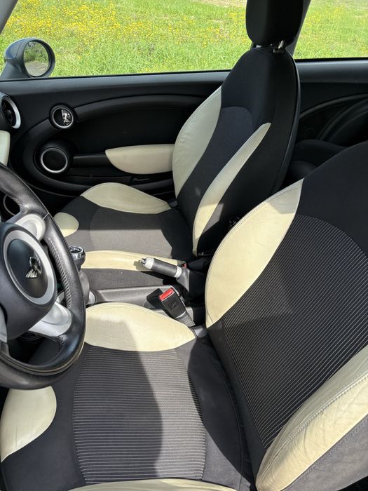 Mini cooper D …….442673276703232003