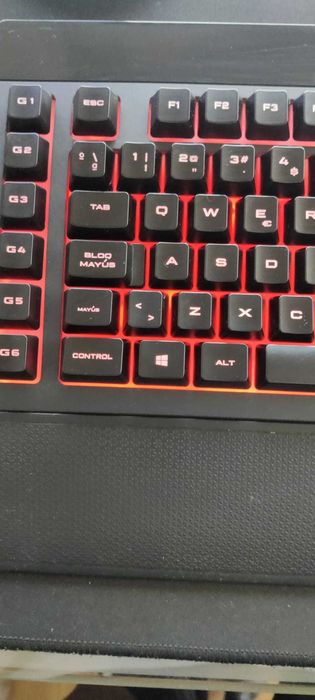 Teclado Gaming Corsair K55 RGB