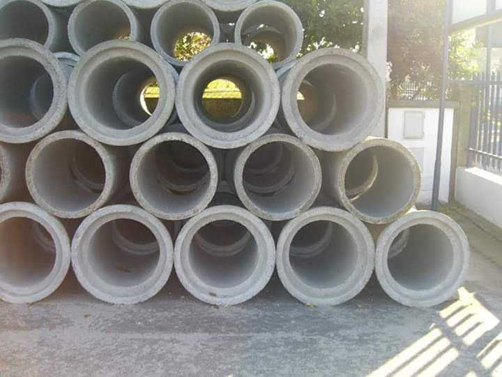 Maquina de blocos e tubos de cimento