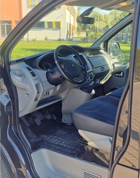 Renault Trafic 2.0 dCi 115 FAP Grand Passenger Black Edition