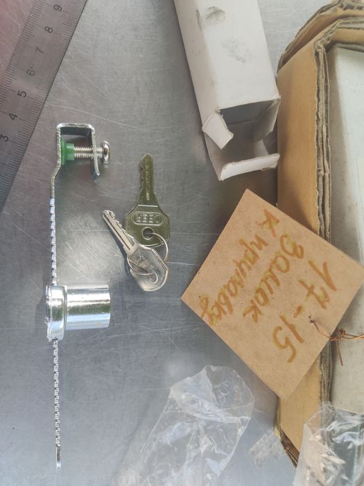 Замок для стеклянных витрин Siso