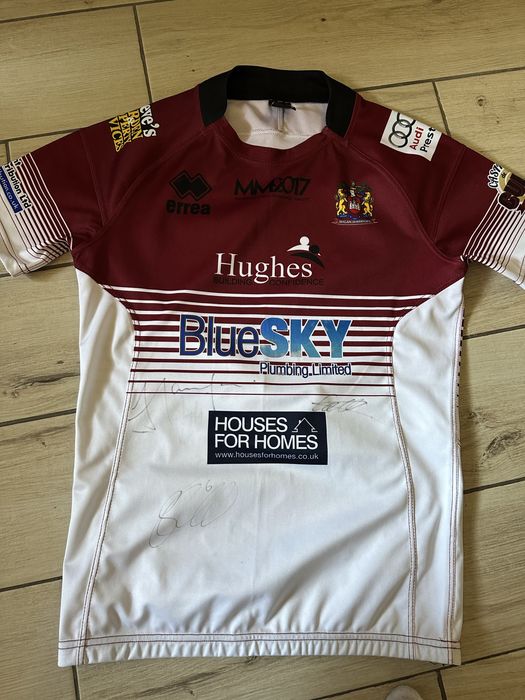 Продам оригінальну колекційну футболку Wigan Warriors 2017 з автографами гравців