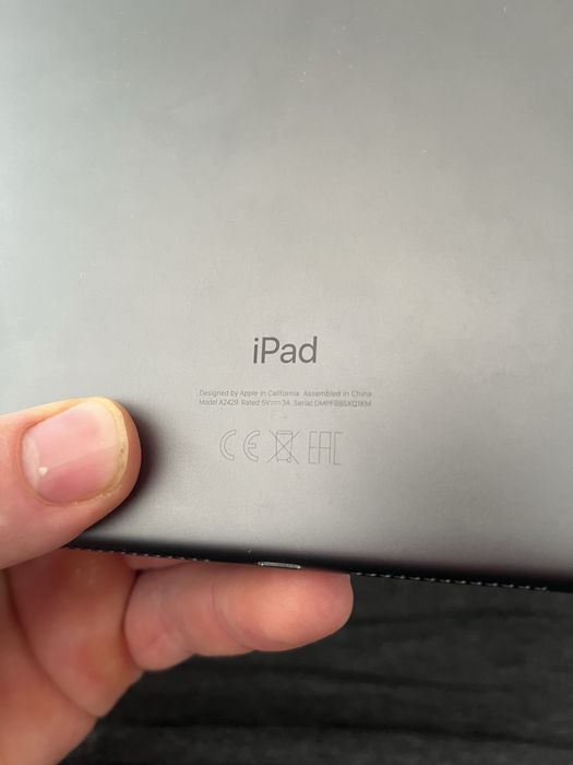 Продам iPad A2429 iCloud