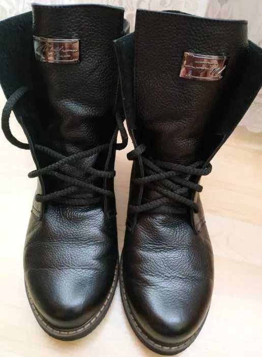 Демісезонні ботинки на шнурках