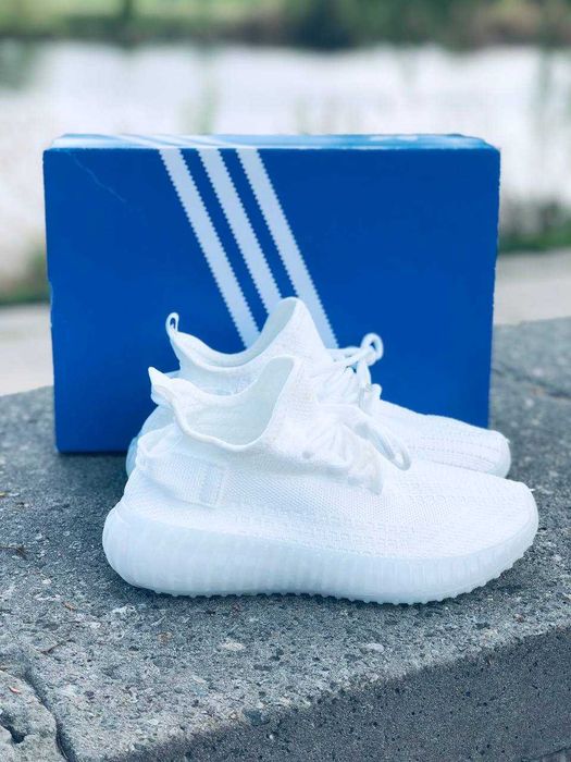 Кроссовки Adidas Yeezy Boost 350 white женские кросовки белые адидас кросівкки білі Адідас кросовки Адидас Спортивные подростковые Adidas Yezzy boost