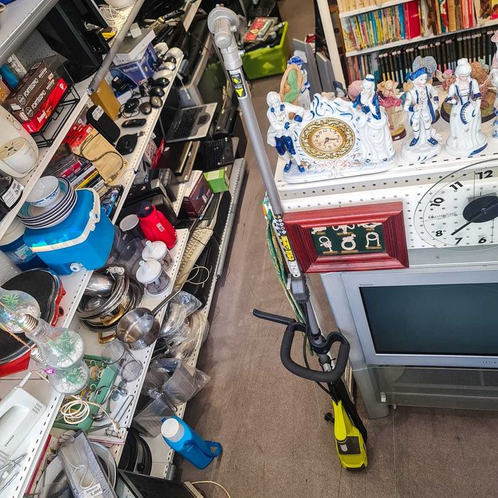 Aparador Relva/Roçadora Elét. Ryobi RBC1226i–1200W (Sem fio de corte)