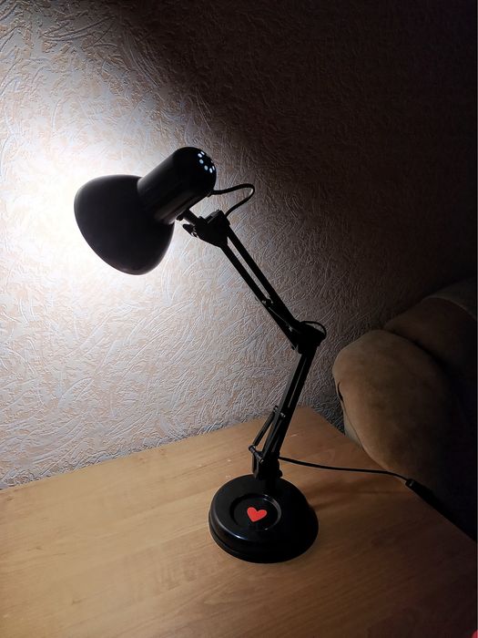 Якісна настільна лампа регульована настольная лампа для учебы работы