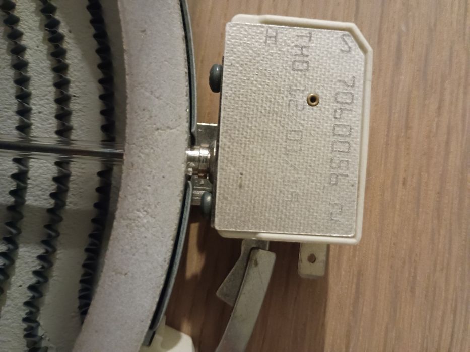 Duas resistências para placa de vitroceramica Teka.